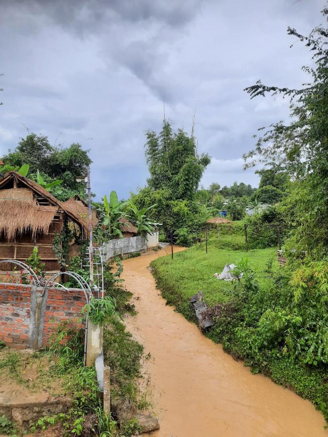 Homestay Nang Nghieng Kon Tum Buitenkant foto